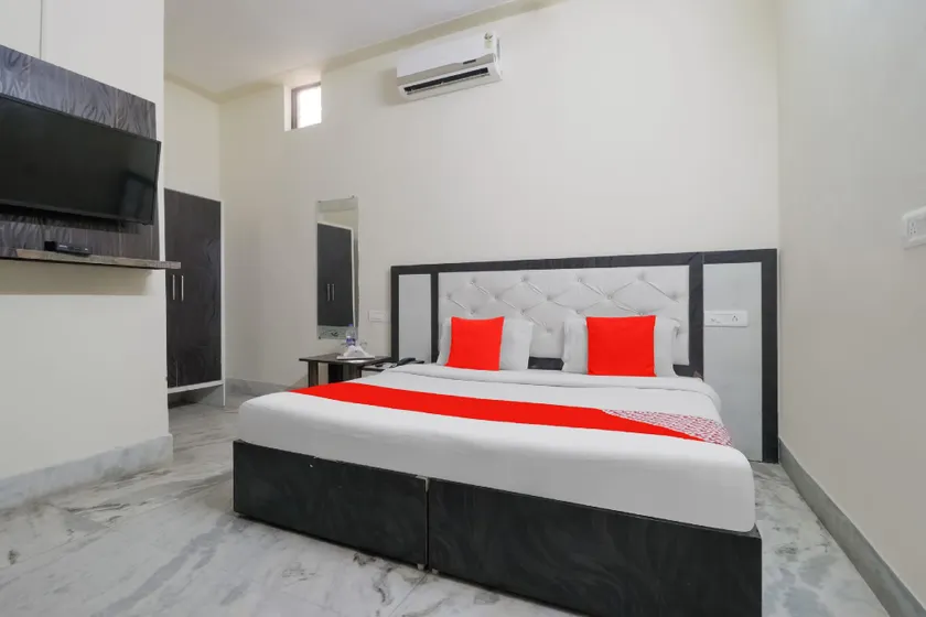 Hotel O Hc Plaza - Image 1