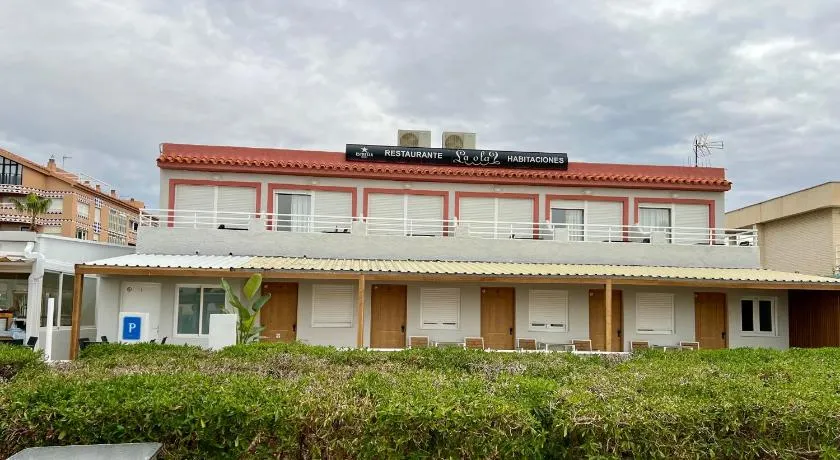 Pensión La Ola - Image 1