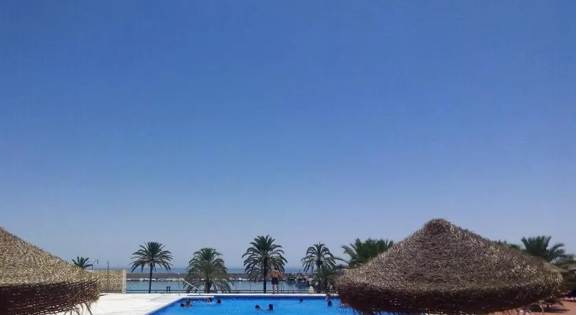 Recently refurbished apartment with sea views. - Image 1