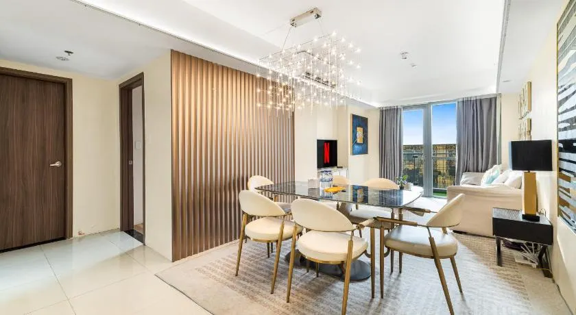 Spacious 2BR Family Suite with City View near Airport, City of Dreams, Solaire, PARQAL, Ayala Malls, Okada, and MOA - Image 1