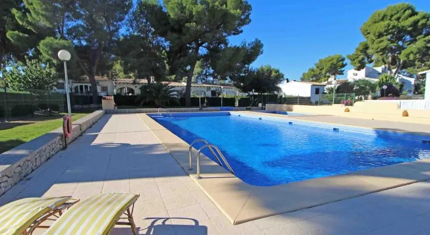 Maison de vacances à Moraira avec piscine, proche golf et plage, idéale pour familles - Image 1