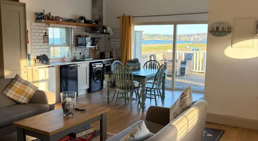 Beautiful Seaside Cottage Wicklow town - Image 1