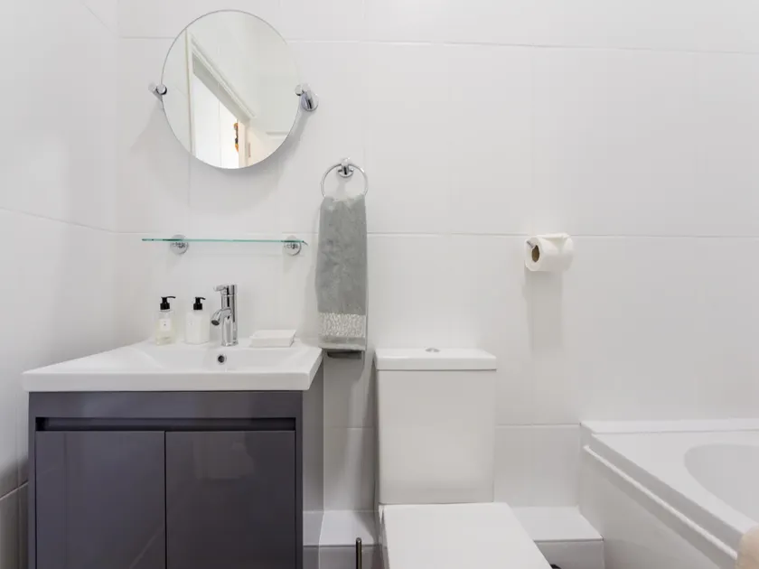 Apartment in Folkestone near Sandgate Beach - Image 1