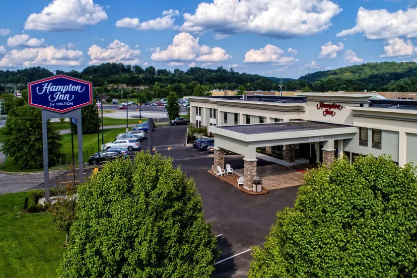 Hampton Inn Ashland - Image 1