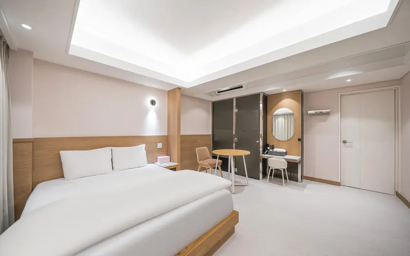 9AVENUE hotel - Image 1