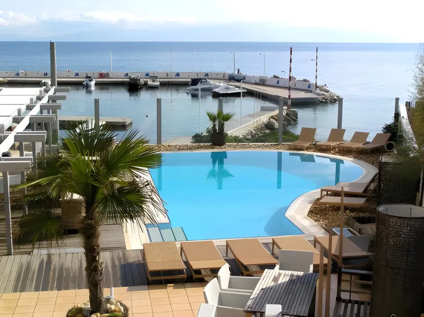 Cabo Verde Hotel - Image 1