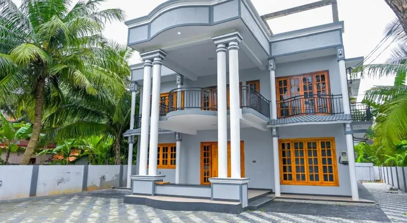 Rika Guest House - Image 1