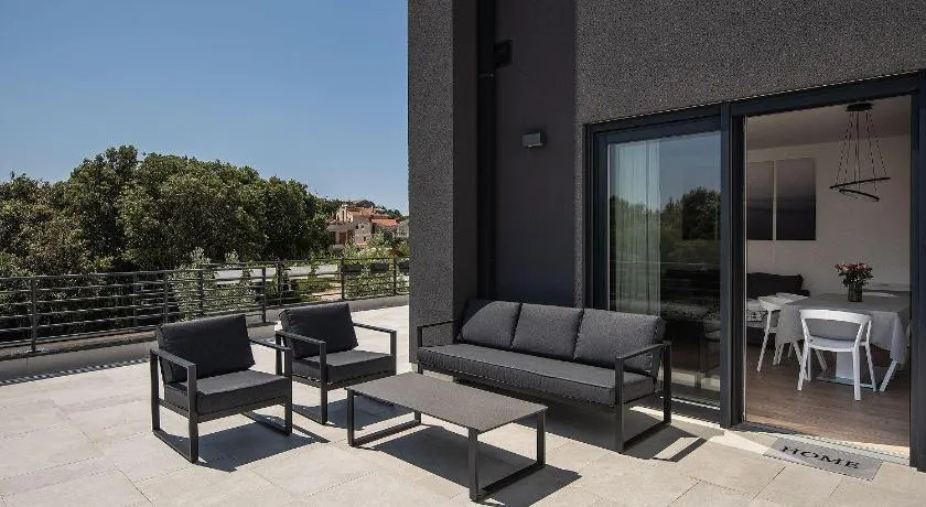 Modernes Apartment mit großer Terrasse - Image 1