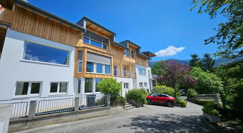 Haus am Hügel - Image 1