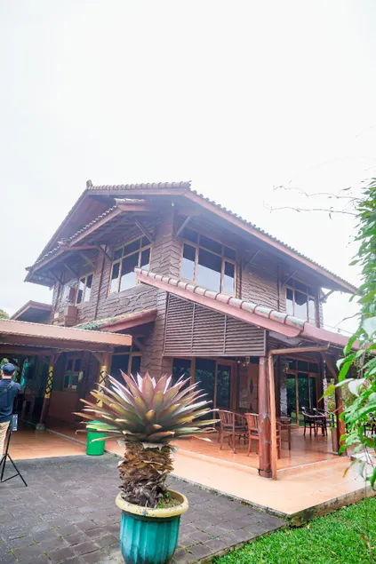 Lembah Bougenville Resort - Image 1