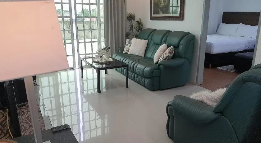 La Sierra Guest House - Image 1