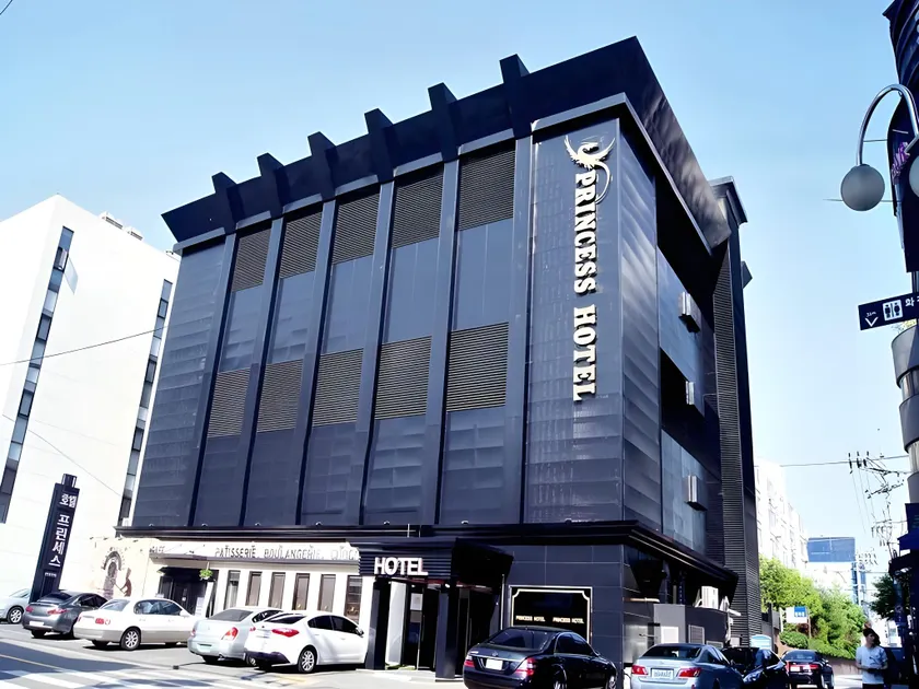 Princess Hotel - Image 1