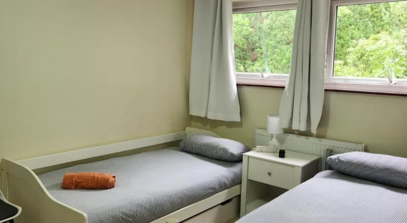 Double Room in Crawley,Gatwick,West Sussex - Image 1