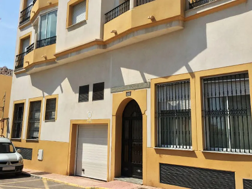 Equipped Apartment in Andalucia near Sea in Top Location - Image 1