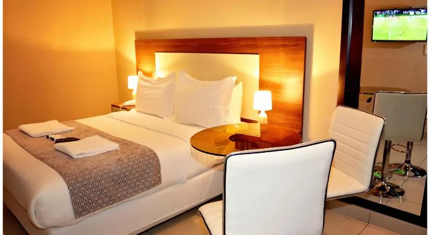 Eagle Nest Luxury Accommodation - Image 1