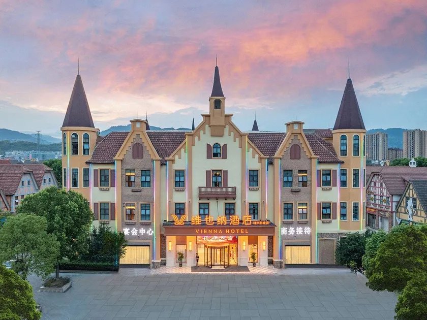 Vienna Hotel (Chengdu Jintang Huaizhou New City Branch) - Image 1