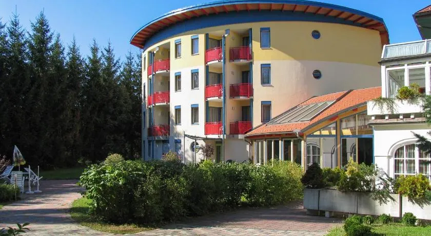 Hotel & Kurpension Weiss - Image 1