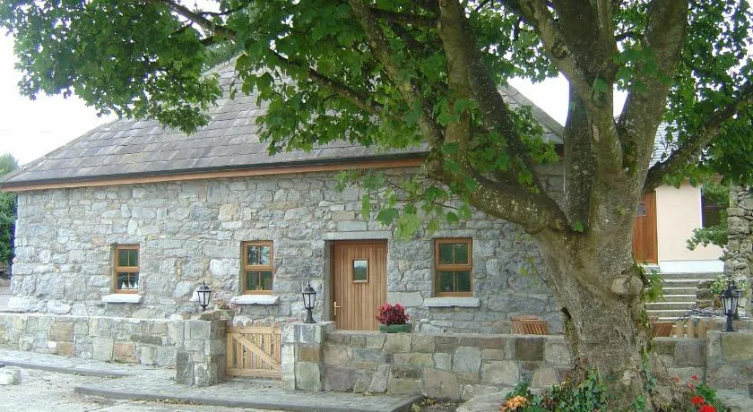 Traditional Stone Cottage 300 years+ - Image 1