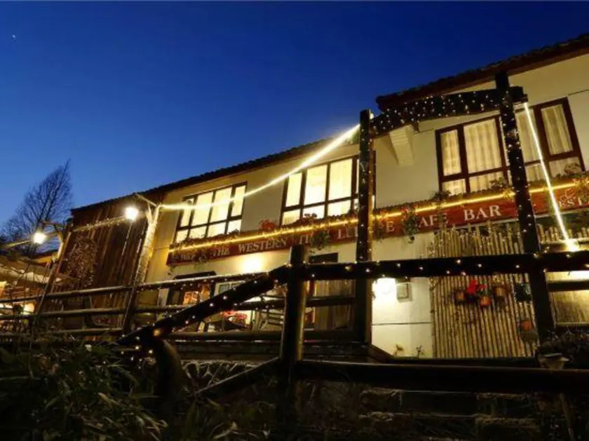 West Time Hot Spring Hostel - Image 1