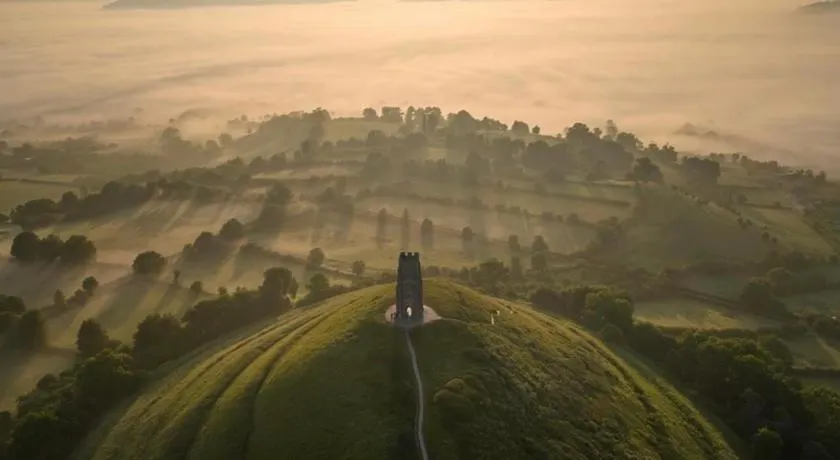 Glastonbury Hideaway - Image 1