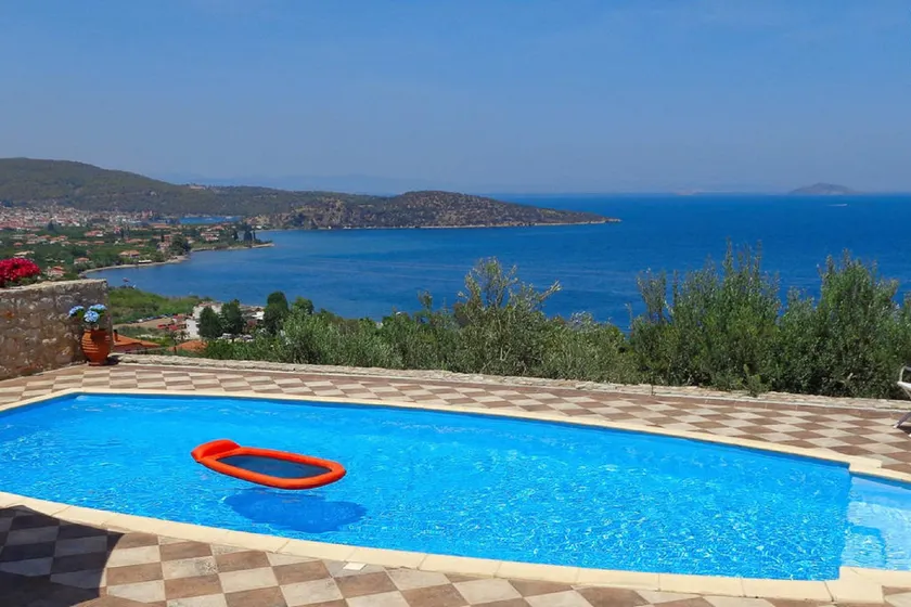 Luxury Villa with Pool overlooking a Majestic View - Image 1