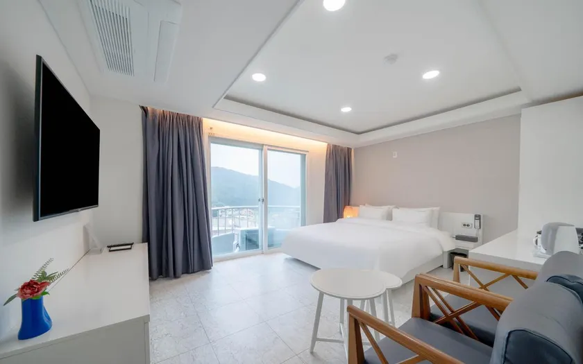 Ulsan Yeongnam Alps The Bamboo Hotel - Image 1