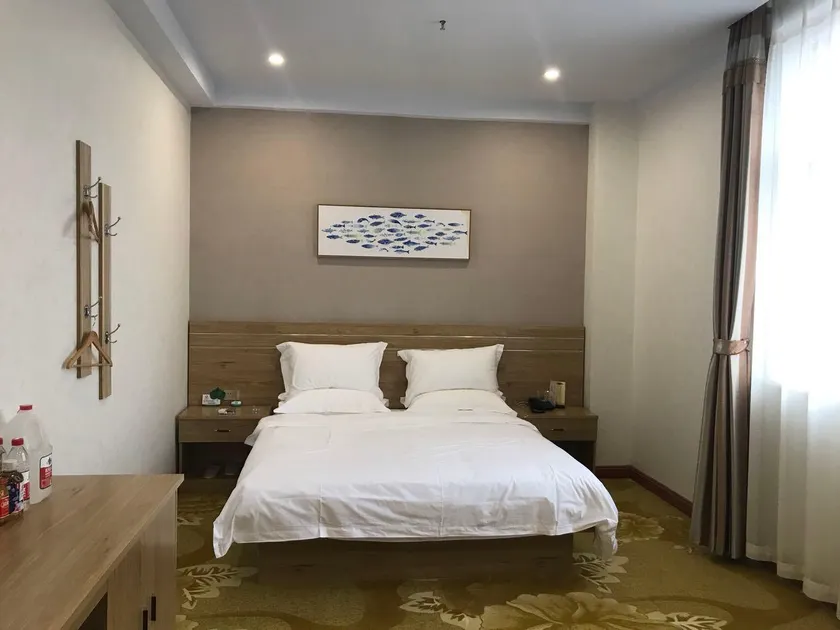 Sanhe Hotel - Image 1