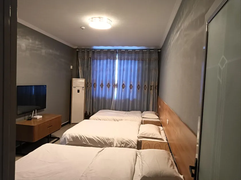 Lu'an Huasheng Hotel - Image 1