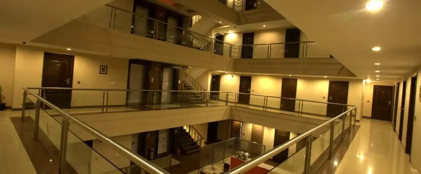 Hotel Isha - Image 1