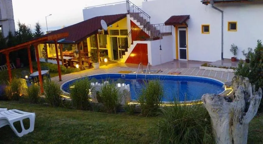 Guest House Evin Rai - Image 1