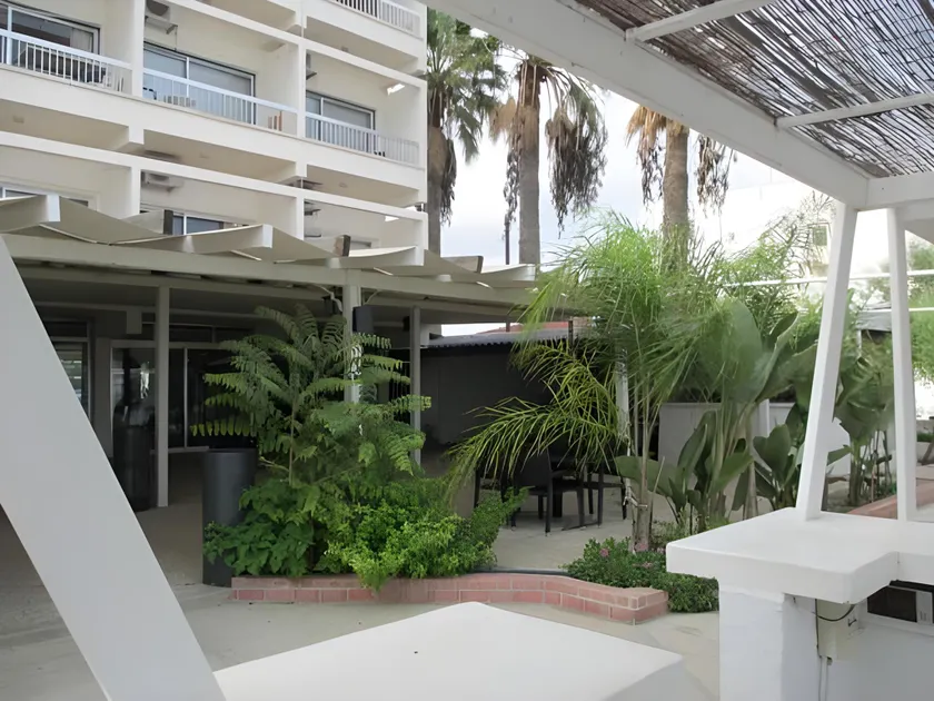 Island Boutique Hotel - Image 1