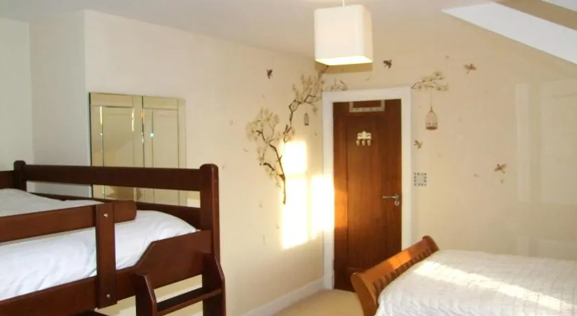 Glendalough Scenery Farmhouse - Image 1