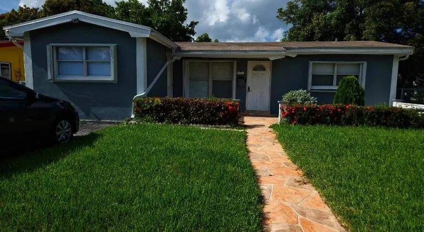 The Vacay Inn - Image 1