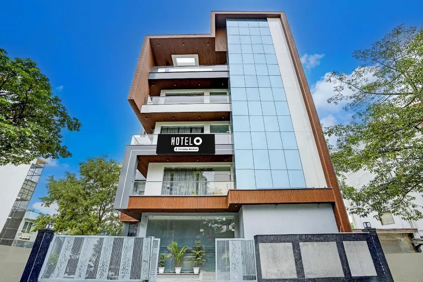Hotel O Expo Mart Ansal Golf Link 1 - Image 1