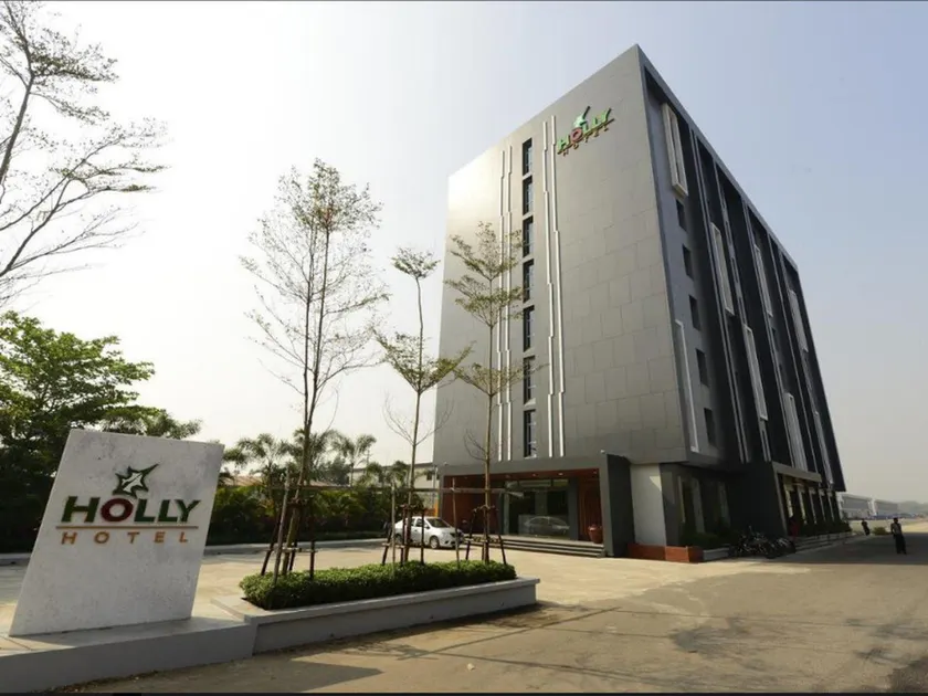 Holly Hotel - Image 1