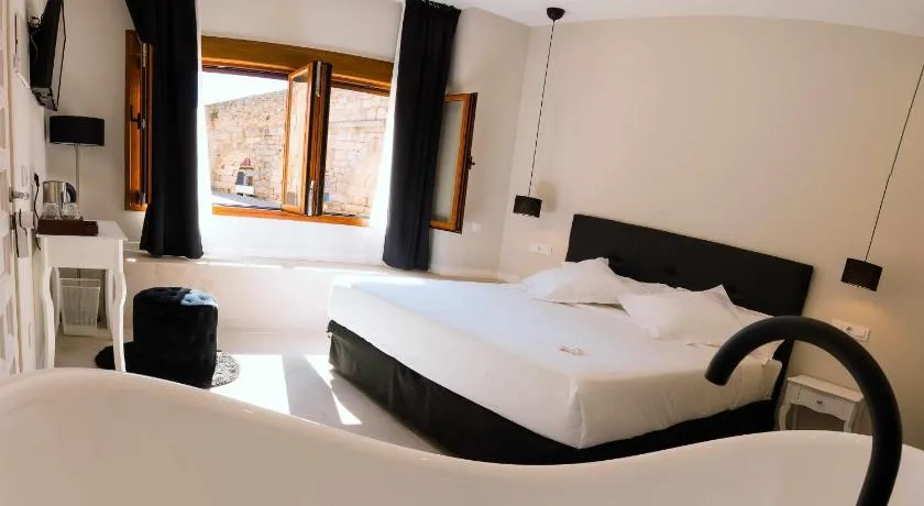 EL SILENCIO BOUTIQUE ROOM - Image 1