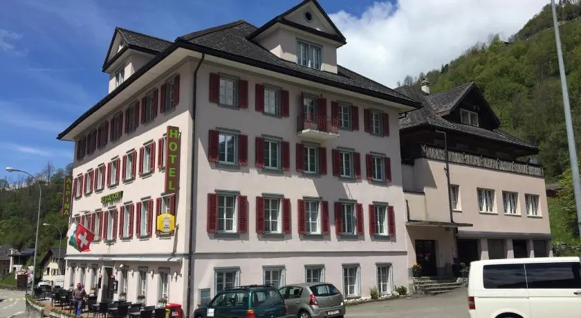 Hotel Alpina - Image 1