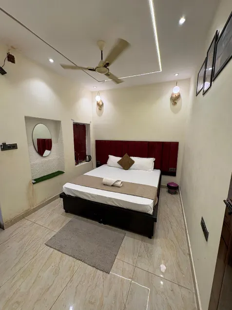 Golden palace hotel 🏨🛍️📞🙏 - Image 1