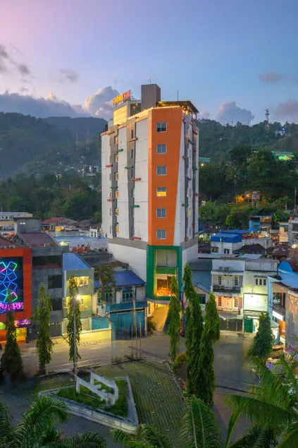 Front One Hotel Jayapura - Image 1