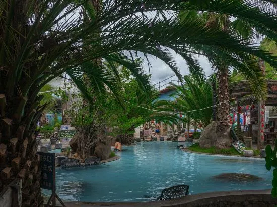 Huoyanshan Hot Spring Hotel - Image 1