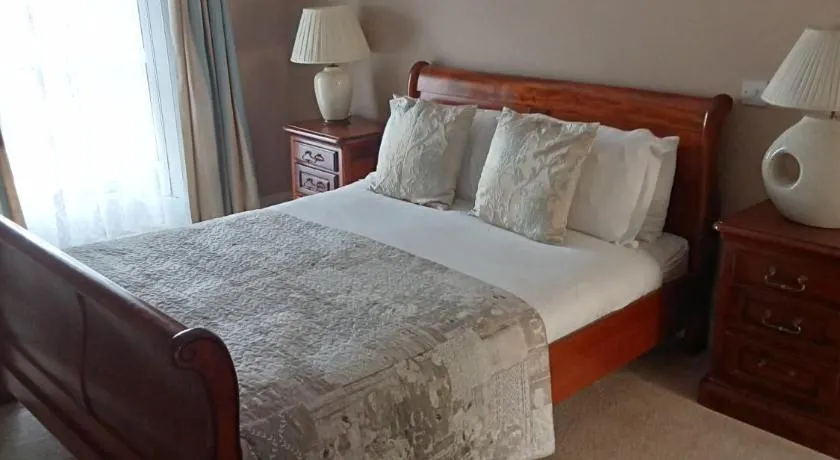 Meath Arms Country Inn - Image 1