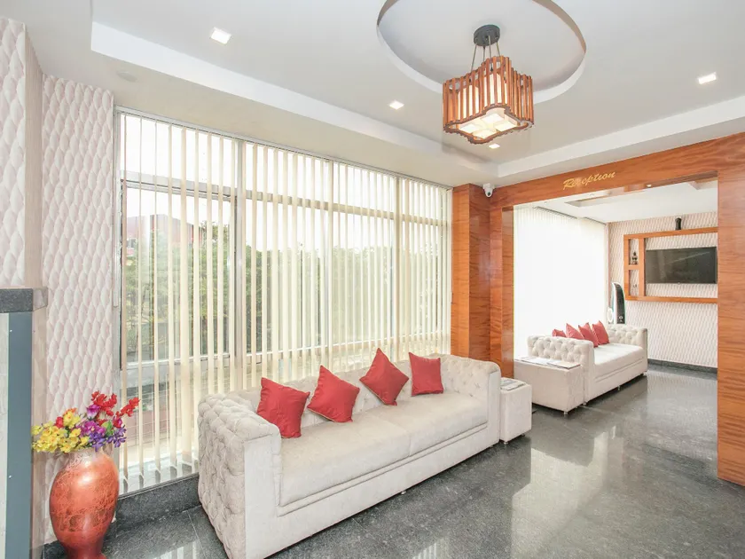 Hotel O Royal Stay - Image 1