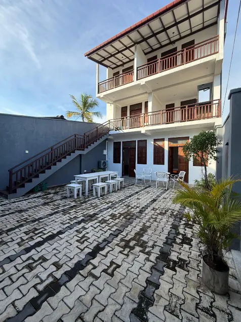 Arrow Beach Hotel - Image 1