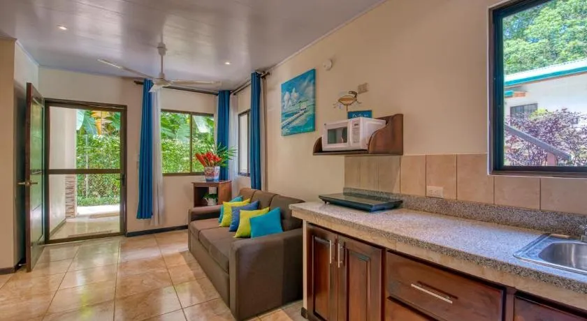 AroCocles Apartments - Image 1