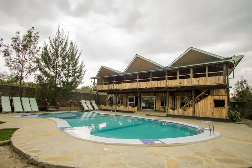 Dovenest Lodge - Image 1