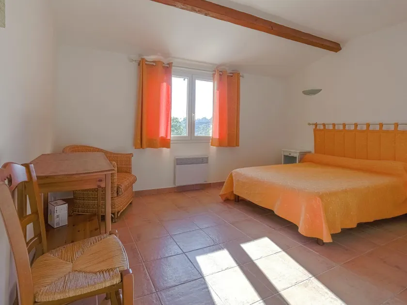 Maison à Bormes-les-Mimosas avec Piscine - Image 1