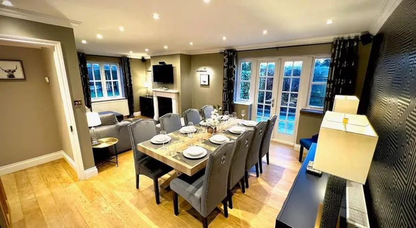Honey Hill Cottage - 4 Bedroom Detached House - Image 1