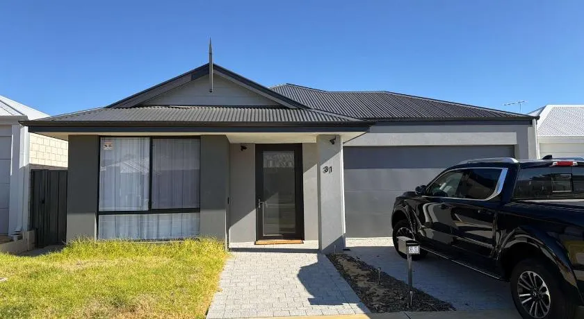 Lakelands Escape Enjoy the best of Mandurah - Image 1