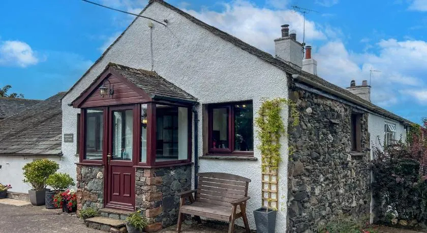 Bassenthwaite Farm Cottage, on a working farm in a tranquil setting - Image 1