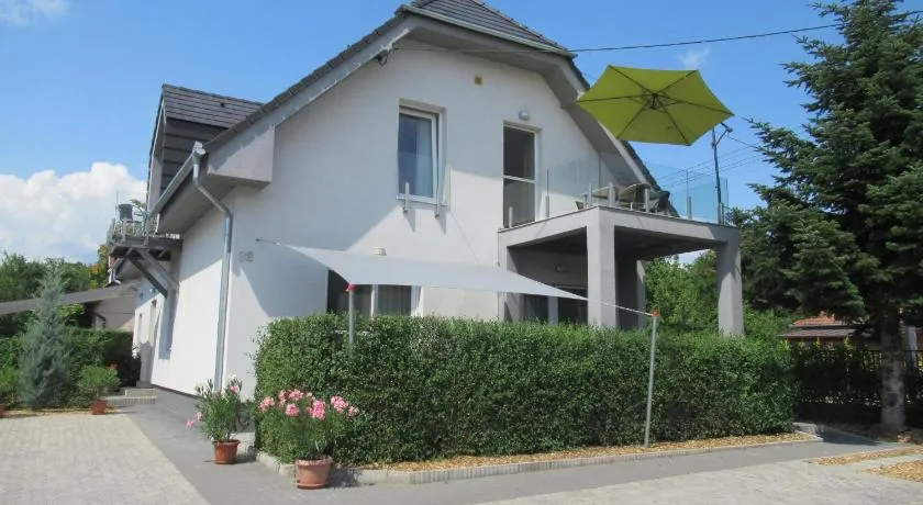 Centrum Apartmanház - Image 1